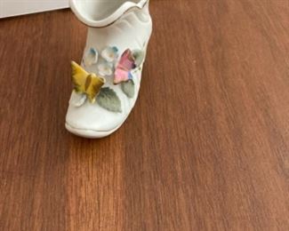 Collectilbe Shoes. Variety of Porcelain, Glass, Wood, Ceramic and plastic. Vintage and modern. Various sizes and shapes!