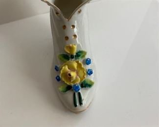 Collectilbe Shoes. Variety of Porcelain, Glass, Wood, Ceramic and plastic. Vintage and modern. Various sizes and shapes!