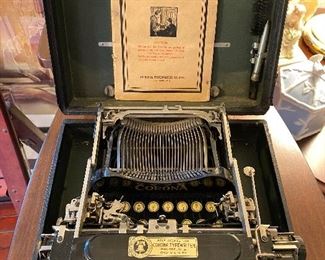 Early 1900's Corona portable typewriter, so cool!