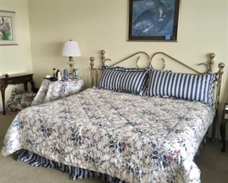 KING SIZE BRASS BED & MATTRESS