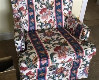 HIGH END FLORAL FABRIC CHAIR