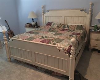 KING SIZE BEDROOM SET WITH CLEAN SEALY MEMORY MATTRESS.