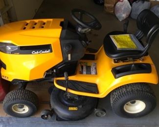 CUB CADET SUPER NICE MOWER WITH APPROXIMATELY 50 HOURS