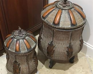 LARGE AND MEDIUM SIZE FLOOR OR TABLE CONTAINERS/CANNISTERS