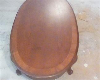 oval coffee table