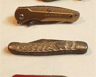 3 Pocketknives and 1 Swiss Pocket Grooming Tools