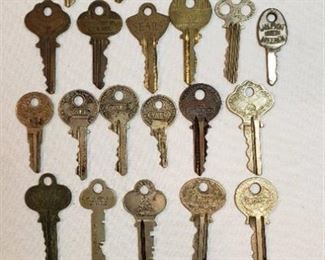 Vintage Brass Keys: Variety of Makers