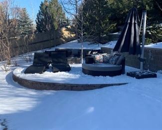 outdoor furn new with umbrella