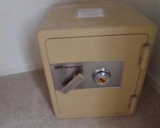 nice safe, have combination