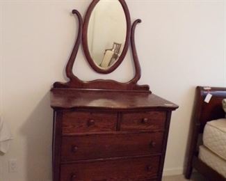 Very nice and clean vintage dresser