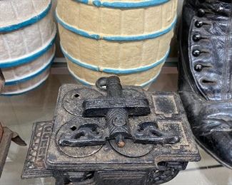 Cast Iron Miniature Queen Stove