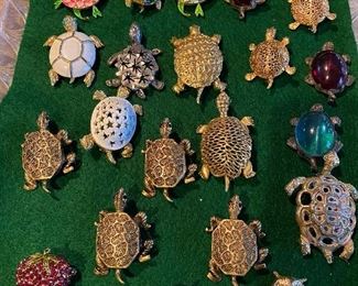 March of the turtles 💚 Wonderful scatter pin collection of turtles. Most from 60 era $6.00 and $8.00 ask for multiples discount. Turtles are symbols of endurance and longevity 