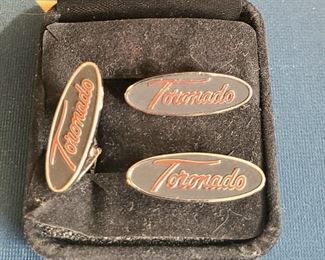 Toronado cuff links and tie clip