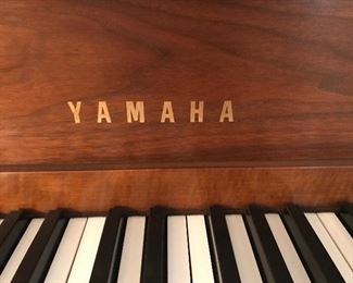 Yamaha Console Piano 