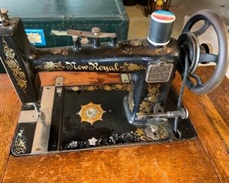 Antique Illinois Sewing Machine Co Sewing Machine
