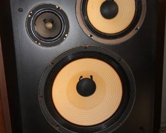 $250. Pair of vintage RSL speakers in wood box, great sound.