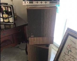 Complete vintage Bose receiver and speaker system $500
Set up at my place 777 Cronin Ave Melbourne