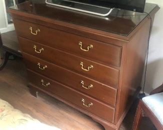 This  Kittinger dresser is also at my house 777 Cronin Ave.. 1940s
Mint condition $150