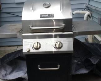 Small outside grill - 2 burners
