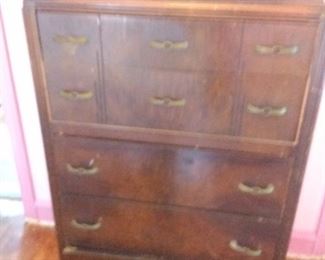 antique - chest of drawers in bedroom set  (1 of 3)