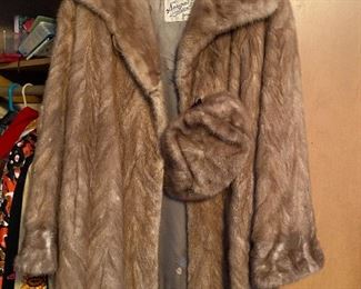 Fur coat with hat