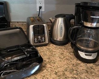 Great lot of kitchen appliances