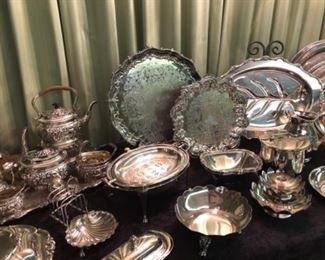 Wallace, Mappin & Webb, Sheffield, Herzog Galleries Houston Texas Silverplated serving pieces