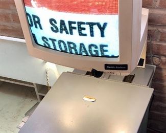 Telesensory Aladdin Rainbow color low vision video magnifier. 