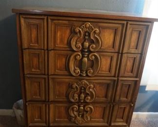 chest of drawers