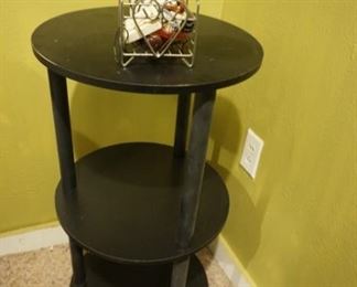 round tiered table
