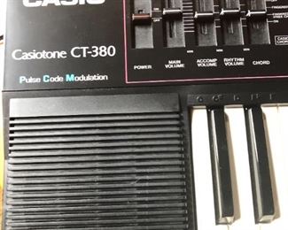 Casio Casiotone CT-380 Keyboard $145 (Photo 3/5)