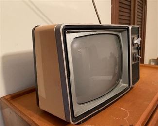 Zenith Solid State vintage CRT TV