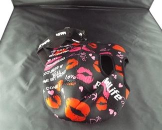 Buildlife water bottle sleeve for 1 gallon bottle.