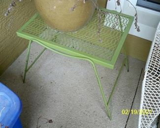 Green Metal Wire Patio End Table