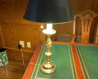Dual Pull chain office lamp. Great for seeing in the dark.