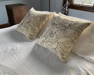 2 proper Pillows