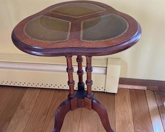 11 Accent Table