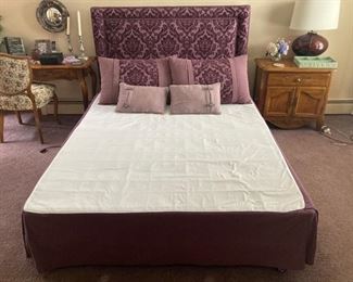 68 Queen Bed