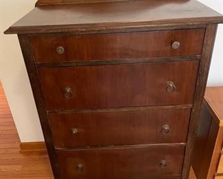 Vintage medium brown wood chest of drawers (46"x20"x15")