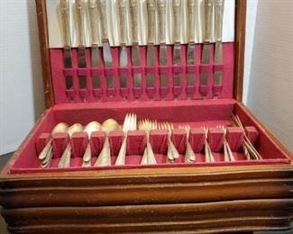 Wm. Rogers stainless flatware in storage box. 17x11x6" Approximately 72 pieces

https://ctbids.com/#!/description/share/768269
