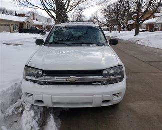 2003 Chevy Trailblazer LS 
1 owner
Nonsmoker
157,000 miles
$2,800 obo