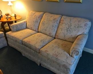 Matching regular size BROYHILL sofa.