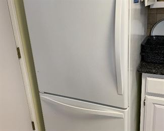 Whirlpool Refrigerator with Ice Maker 
