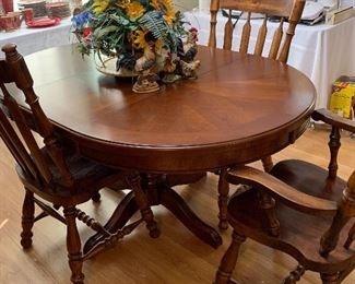 Dining Set with 6 Chairs (2 arm chairs and 4 chairs)