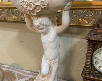 Decorative figurine