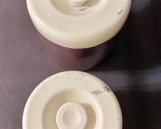 Additional photo of canister set lids.