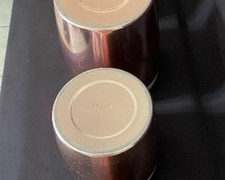 Additional photo of canister set bottoms