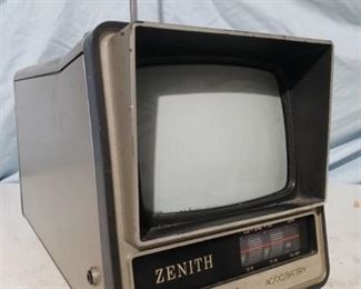 Vintage Zenith TV AC/DC/Battery
