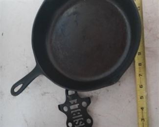 Cast Iron Skillet and accessory
