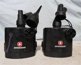 2 airpumps Swissgear